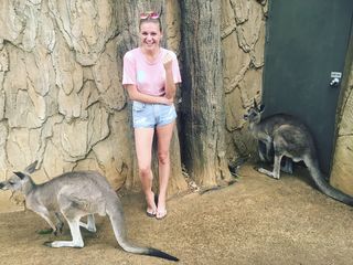 Kelsea Ballerini feet photo thumbnail