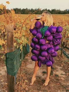 Kelsea Ballerini feet photo thumbnail