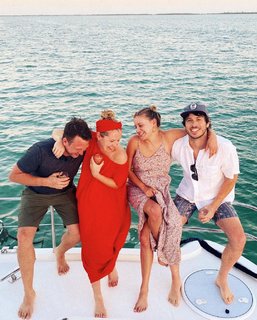 Kelsea Ballerini feet photo thumbnail