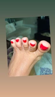 Karin Klemp feet photo thumbnail