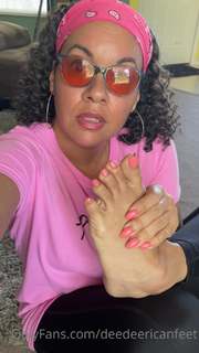 Deedee Rican feet photo thumbnail