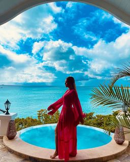 Lívia Andrade feet photo thumbnail