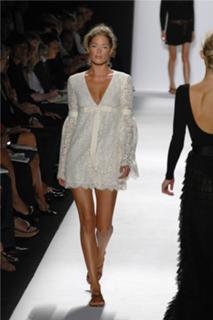 Doutzen Kroes feet photo thumbnail
