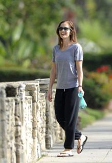 Minka Kelly feet photo thumbnail