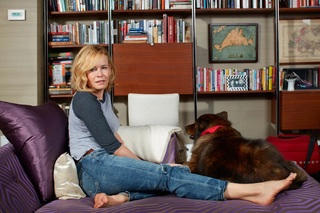 Chelsea Handler feet photo thumbnail