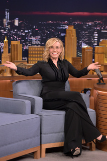 Chelsea Handler feet photo thumbnail