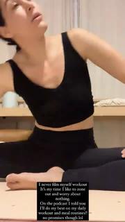Brie Garcia feet photo thumbnail