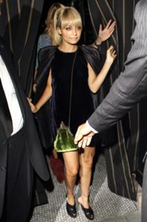 Nicole Richie feet photo thumbnail