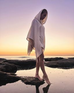 Nicole Neumann feet photo thumbnail