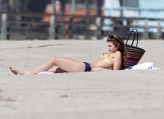 AnnaLynne McCord feet photo thumbnail