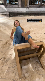 Seyma Subasi feet photo thumbnail