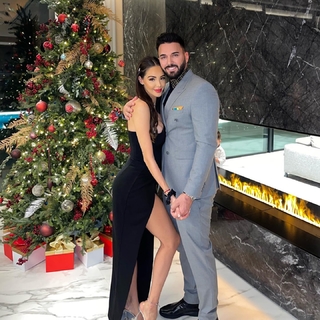 Nabilla Benattia feet photo thumbnail
