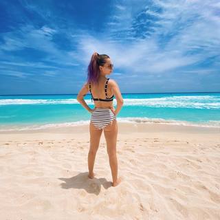 Yoseline Hoffman feet photo thumbnail