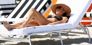 Bethenny Frankel feet photo thumbnail