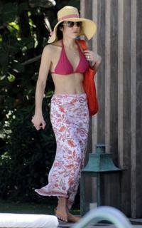 Bethenny Frankel feet photo thumbnail