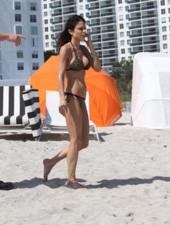 Bethenny Frankel feet photo thumbnail