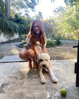 Isla Fisher feet photo thumbnail
