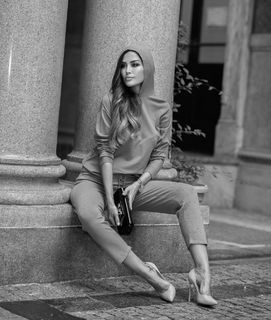 Giorgia Palmas feet photo thumbnail