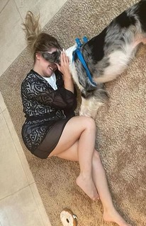 Carla Diaz feet photo thumbnail
