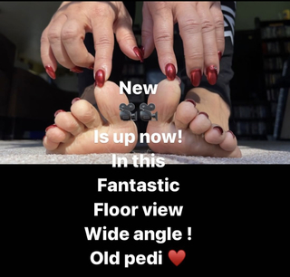 Deedee Rican feet photo thumbnail