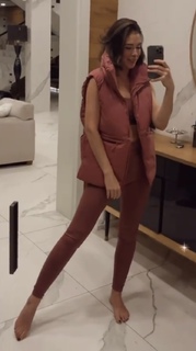 Klaudia Halejcio feet photo thumbnail
