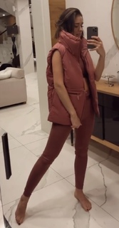 Klaudia Halejcio feet photo thumbnail