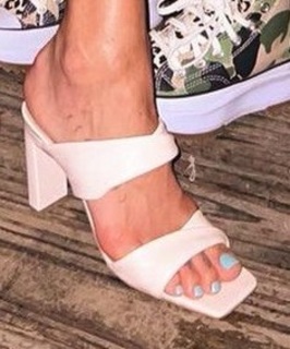 Nicole Neumann feet photo thumbnail