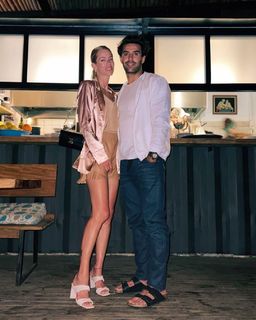Nicole Neumann feet photo thumbnail