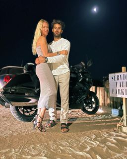 Nicole Neumann feet photo thumbnail