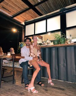 Nicole Neumann feet photo thumbnail