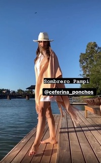 Carolina Ardohain feet photo thumbnail