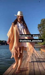 Carolina Ardohain feet photo thumbnail
