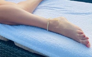 Luisana Lopilato feet photo thumbnail
