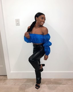 Simone Biles feet photo thumbnail