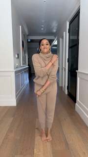 Tia Mowry feet photo thumbnail