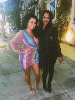 Joy Taylor feet photo thumbnail