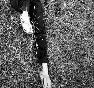Zaira Nara feet photo thumbnail
