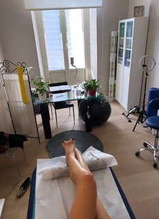 Elena Santarelli feet photo thumbnail