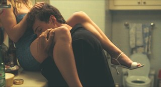 Sydney Sweeney feet photo thumbnail