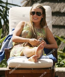 Coleen Rooney feet photo thumbnail