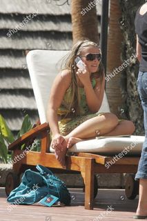Coleen Rooney feet photo thumbnail