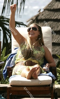 Coleen Rooney feet photo thumbnail