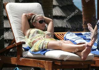 Coleen Rooney feet photo thumbnail