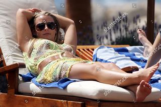 Coleen Rooney feet photo thumbnail