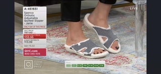 Courtney Khondabi feet photo thumbnail