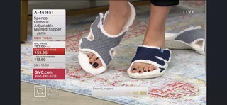 Courtney Khondabi feet photo thumbnail