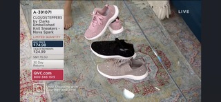 Courtney Khondabi feet photo thumbnail