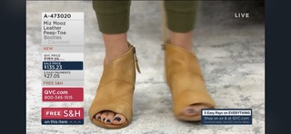 Courtney Khondabi feet photo thumbnail