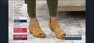 Courtney Khondabi feet photo thumbnail