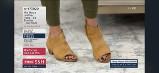 Courtney Khondabi feet photo thumbnail